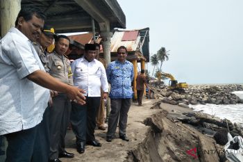 Cegah abrasi pantai, Padang Pariaman tambah grip pemecah ombak di Ulakan