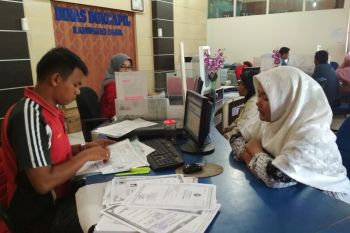 Disdukcapil Agam beri pelayanan khusus kepada penyandang disabilitas