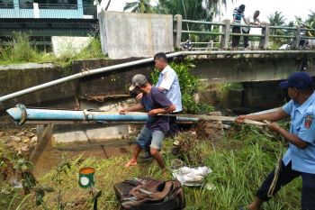 PDAM Agam perbaiki pipa jaringan yang rusak diterjang banjir (Video)