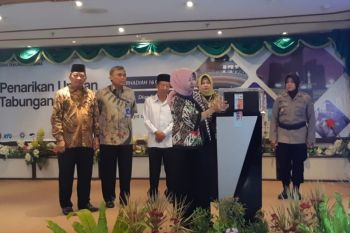Apresiasi nasabah, Bank Jateng Syariah bagikan paket umroh