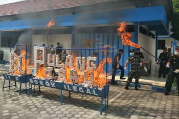 1,4 juta batang rokok ilegal dimusnahkan