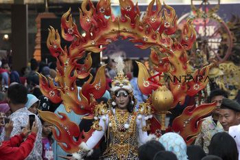 Mask painting festival