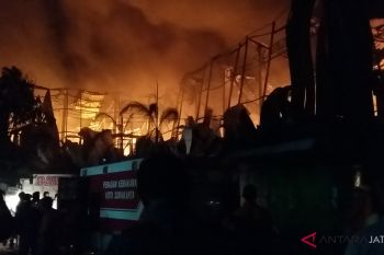 Pemkot segera siapkan lokasi darurat pedagang Pasar Legi