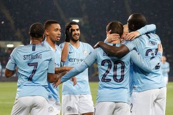 Manchester City tundukan Schalke dengan 10 pemain