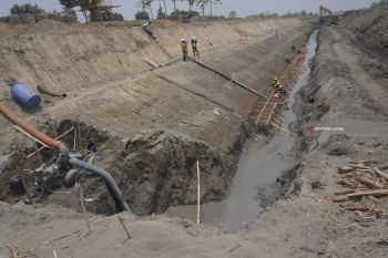 Pembangunan Long Storage Kalimati