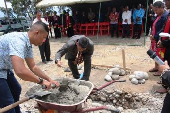 Danyonif 756/WMS meletakkan batu pertama pembangunan pastori