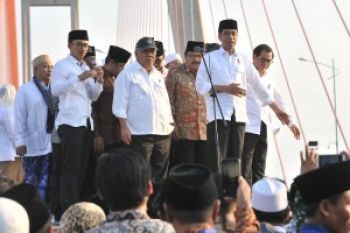 Presiden Jokowi kunjungi jembatan Suramadu