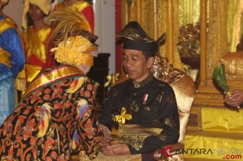 Presiden Terima Gelar Adat Melayu Deli