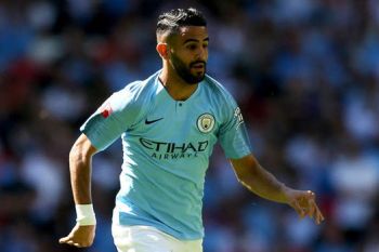 Gol Mahrez antar City puncaki klasemen