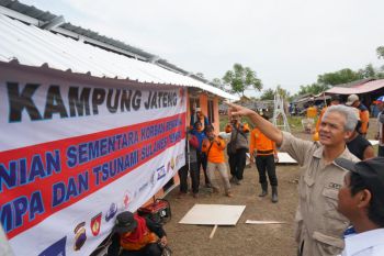 Ganjar cek pembangunan hunian sementara di Palu
