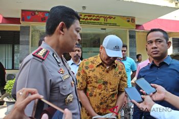 Kejaksaan siapkan 17 saksi untuk kasus Iwan Adranacus