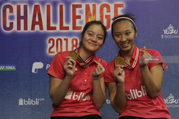 Tania Oktaviani dan Vania Arianti  Juara