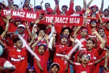 Suporter PSM sampaikan pesan damai sepak bola