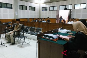 Terdakwa korupsi retribusi wisata gili dituntut 16 bulan