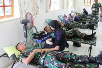 Satgas Yonif  121/MK gelar donor darah di Arso