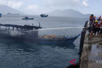 Pompong BBM terbakar di Natuna, satu tewas