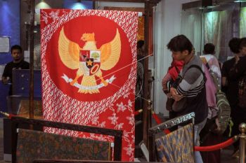 Batik motif Garuda Pancasila