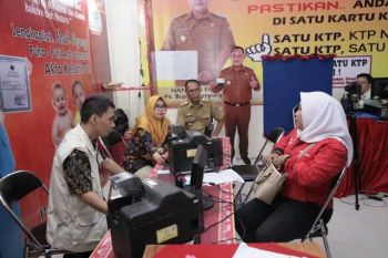 Layanan Dokumen Kependudukan Gratis, Stan Dispendukcapil Lamsel Favorit Warga