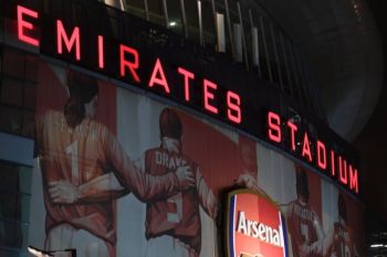 Arsenal teken kontrak baru dengan Adidas