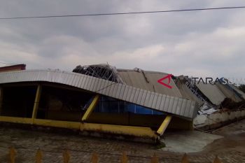 Belasan rumah rusak terdampak angin kencang