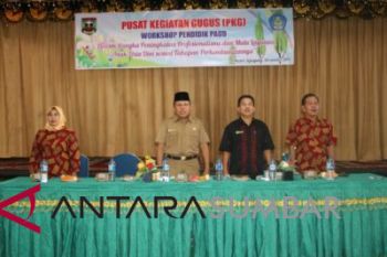 320 tenaga pangajar PAUD di Sijunjung dibekali untuk profesional