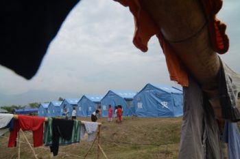 40.000 korban gempa Palu masih bertahan di tenda-tenda