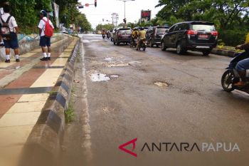 Dinas PU Biak Numfor alokasikan Rp200 juta untuk pemeliharaan jalan