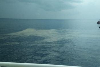 Keluarga korban pesawat Lion Air JT 610 menangis histeris mengetahui pesawat jatuh