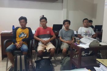 Warga Banten hendak selundupkan ribuan bibit lobster ditangkap polisi