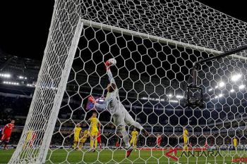 Olsen lakukan penyelamatan gemilang Swedia imbangi Rusia 0-0