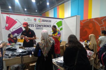 Merchandise Asian Para Games banting harga, pengunjung masih sepi