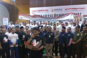 Deklarasikan pemilu damai, Bawaslu Pekalongan gandeng masyarakat