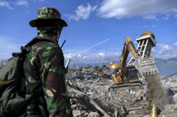 Pencarian korban lukuifaksi di Perumnas Balaroa Sulteng