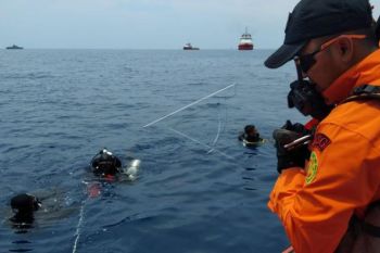 Puing pesawat Lion Air JT 610 dan potongan tubuh ditemukan di Perairan Karawang
