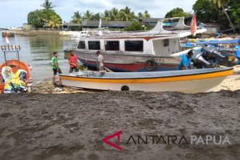 Pemkab Biak Numfor bantu perahu untuk perempuan Kampung Wardo
