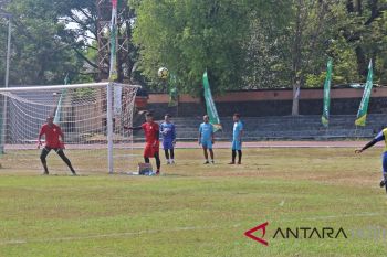 Persis butuh satu poin untuk lolos delapan besar