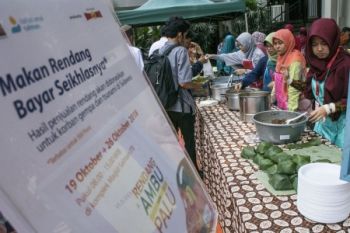 Rendang Jabar untuk korban gempa Sulteng