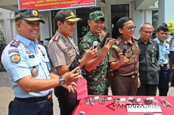 Barang bukti belasan senpi dimusnahkan Kejari Surakarta
