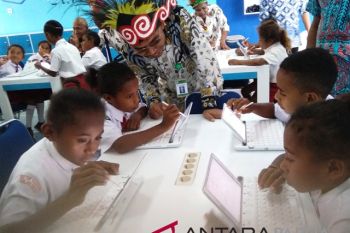 Kemendikbud:  layanan SSCL SD YPK pertama di Papua