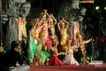 Siswa Bangli-Denpasar usung THK dalam "Nawanatya"