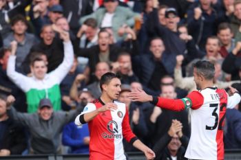 Van Persie satu gol dan kartu merah untuk kemenangan Feyenoord