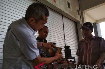 90 persen pedagang Kudus rutin tera ulang timbangan (VIDEO)