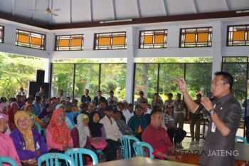 Jual aset desa, Kades Ponowareng dituntut copot jabatannya