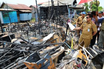 Bantu Korban Kebakaran, Kunjungi Korban Gempa dan Tsunami Palu, Sigi, dan Donggala
