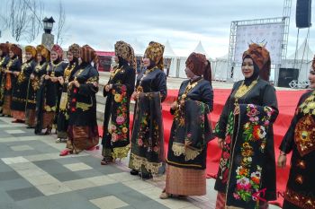 Beragam lomba tradisional ramaikan Festival Siti Nurbaya (video)