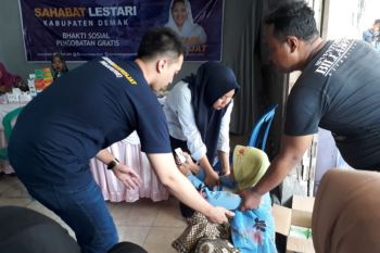 Warga lansia Wedung Demak dapat layanan kesehatan gratis