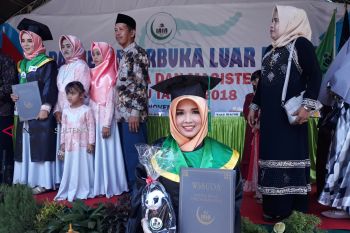 Mahasiswa IAIN Palu asal Thailand diwisuda pascabencana