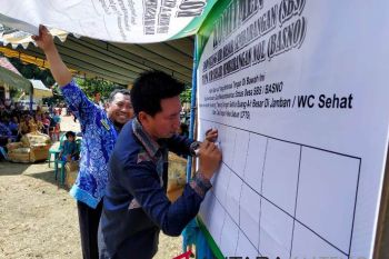Bupati Barut minta masyarakat hentikan BAB sembarangan