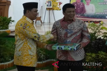 Bupati ajak umat Hindu Kaharingan bersinergi bangun Lamandau