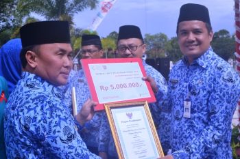 Peningkatan pelayanan kesehatan sekarang ini tergantung daerah, kata Gubernur